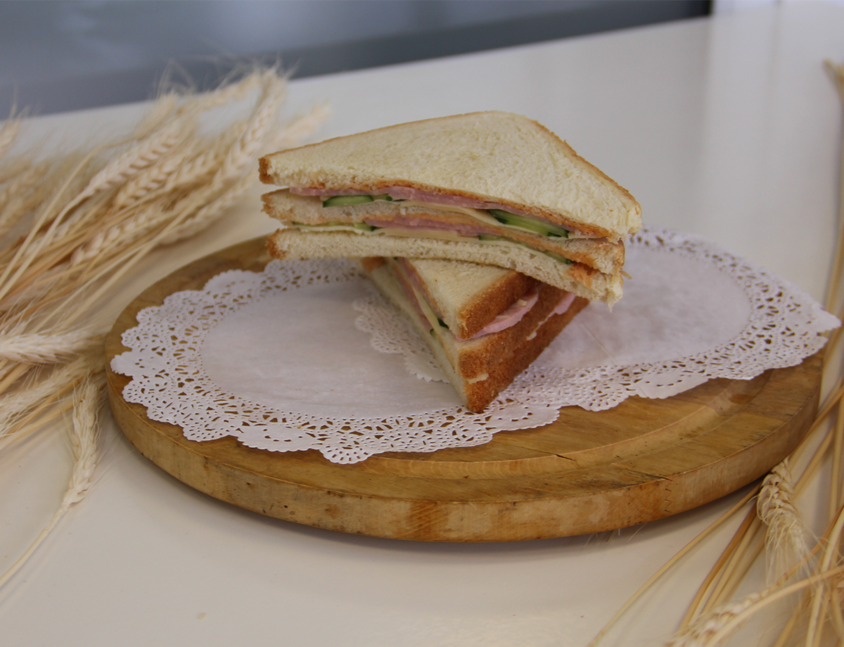 Сэндвич с ветчиной и сыром